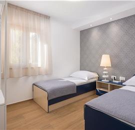 6 Bedroom Waterfront Villa with Pool in Uvala Ljubljeva near Trogir, Sleeps 12-13
